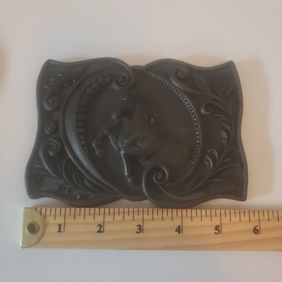 Connie Heidrich Home Interiors set of 2 Rodeo Buckles Wall Plaques. - Picture 6 of 9